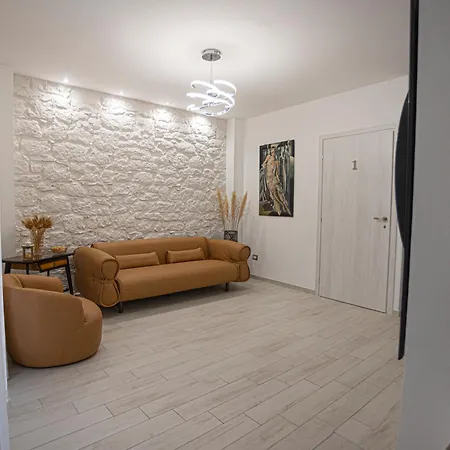 Monia Rooms&hospitality 3* Пьяцца-Армерина