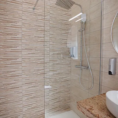 Monia Rooms&hospitality Guest house
