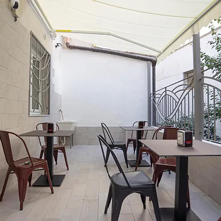 Monia Rooms&hospitality Guest house